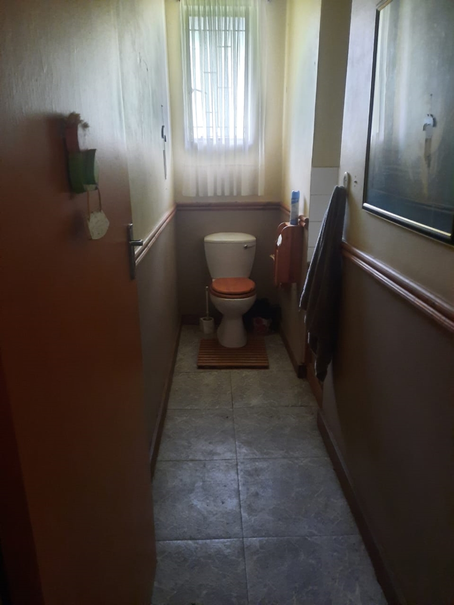 6 Bedroom Property for Sale in Odendaalsrus Free State